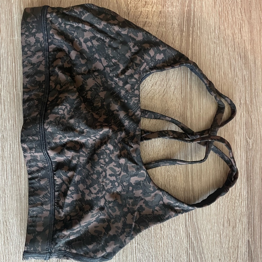 Lululemon sports bra size 6